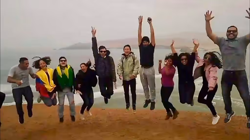 how to become an international social worker